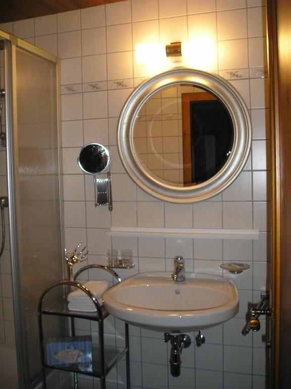 Landhaus Toechterle Apartment Telfes im Stubai Phòng bức ảnh